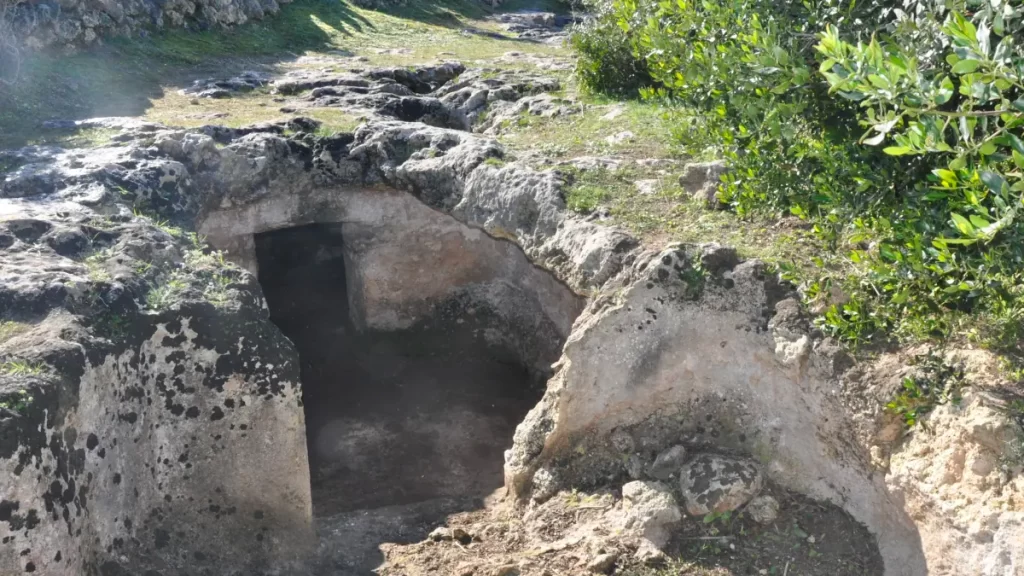 Nécropole Su Crucifissu Mannu, Sassari