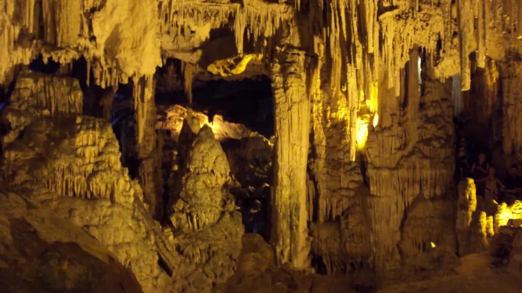 All'interno delle grotte di Nettuno, presso Capo Caccia