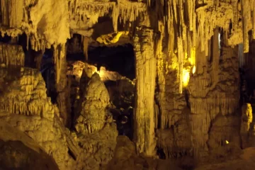 All'interno delle grotte di Nettuno, presso Capo Caccia