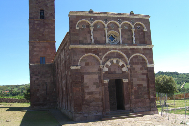 Facade of Nostra Signora di Tergu