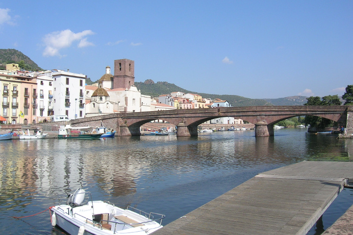 Bosa et la rivière Temo