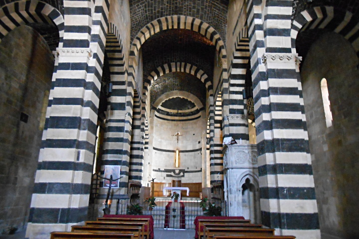 Central nave