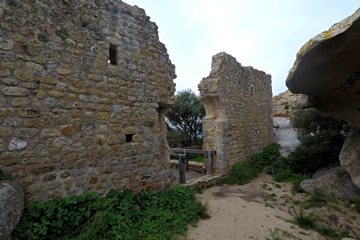 Passage entre les murs