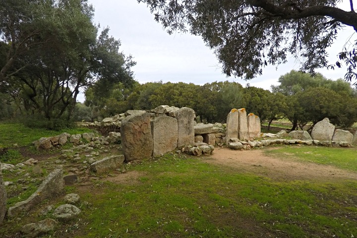 Tomba dei giganti di Su Monte e S Abe