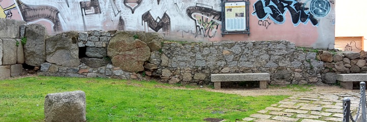 Les restes des murs
