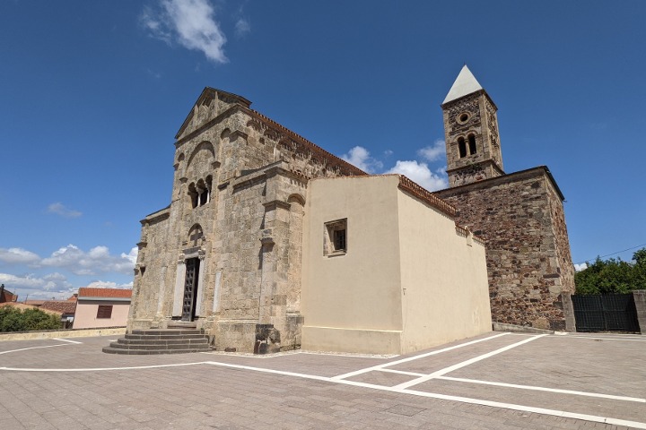 Église de Santa Giusta, façade et clocher